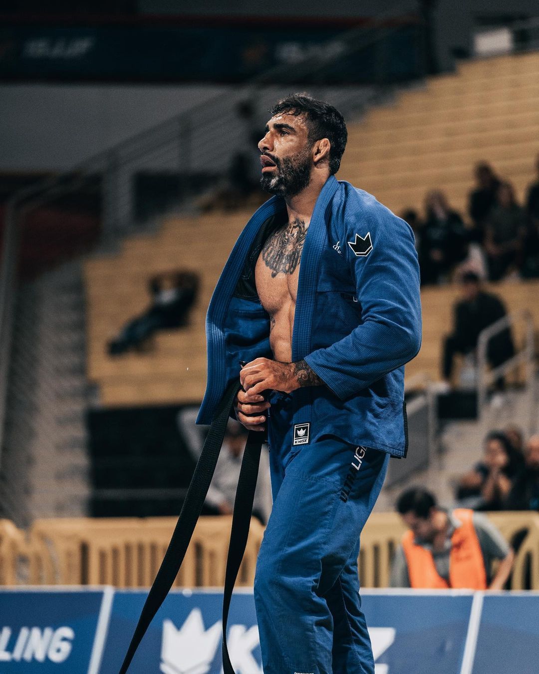 Leandro Lo, campeão mundial de jiu-jítsu, morre após ser baleado durante  show