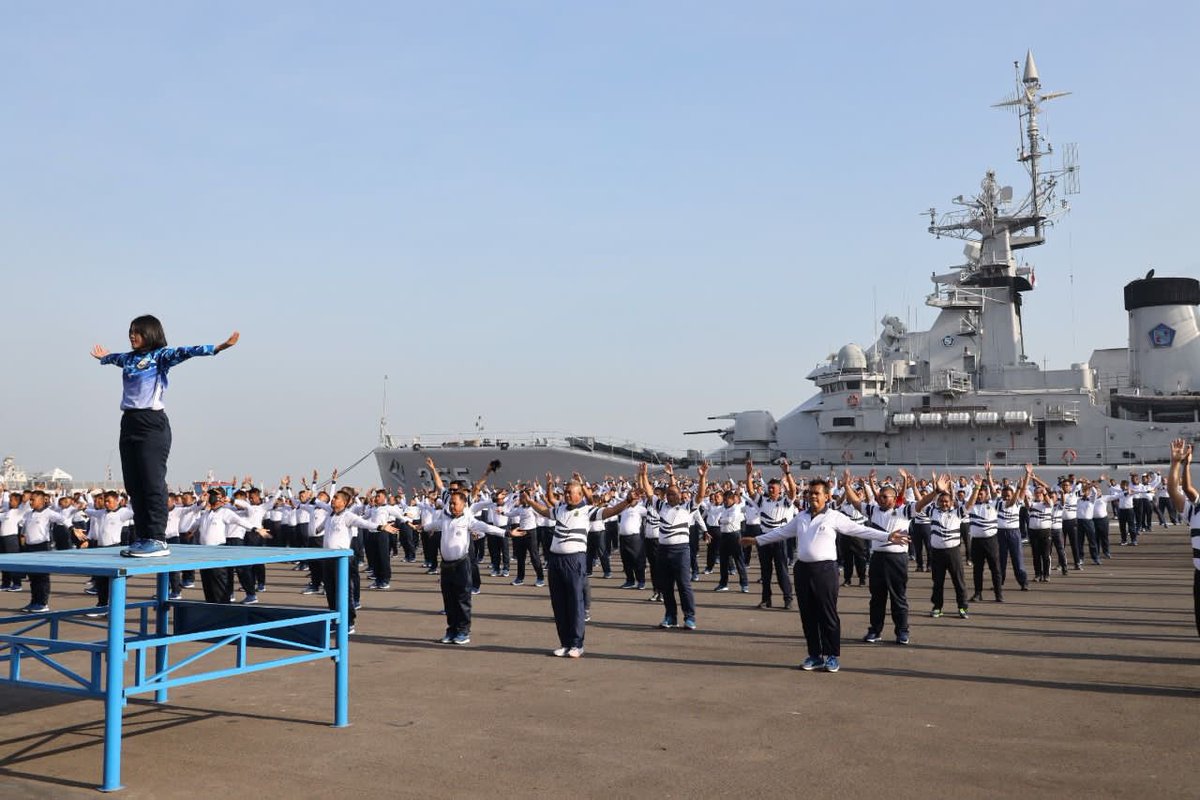 MPA_Barat's tweet photo. #MALINDOSport 

Kedua angkatan laut melaksanakan aktiviti SKJ-88, Bersepeda, Larian Pangkalan &amp; Sukan Bola Tampar. Acara ini memperkukuhkan lagi tali persaudaraan @tldm_rasmi &amp;  @_TNIAL_ 

@fmyeor 
@KD_LekiuFFGH30 
@KDSIS1503 
#ExMALINDOJAYA 26AB/22
#RPEX22 https://t.co/VtiPaBzu42