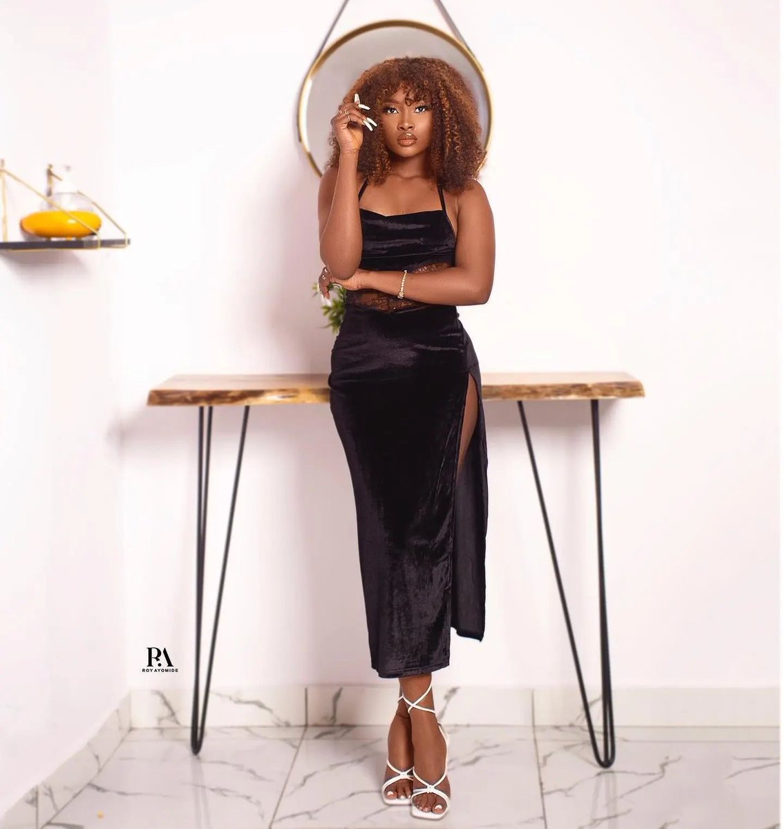 _ILEBAYE_'s tweet photo. Let's make it go viral.
Just retweet till this post get 1k retweet.
We can still fly on this bird app
#BBNaija7 #BBNaijaLevelUp #BBNaija2022 https://t.co/6sEG6vQEgh