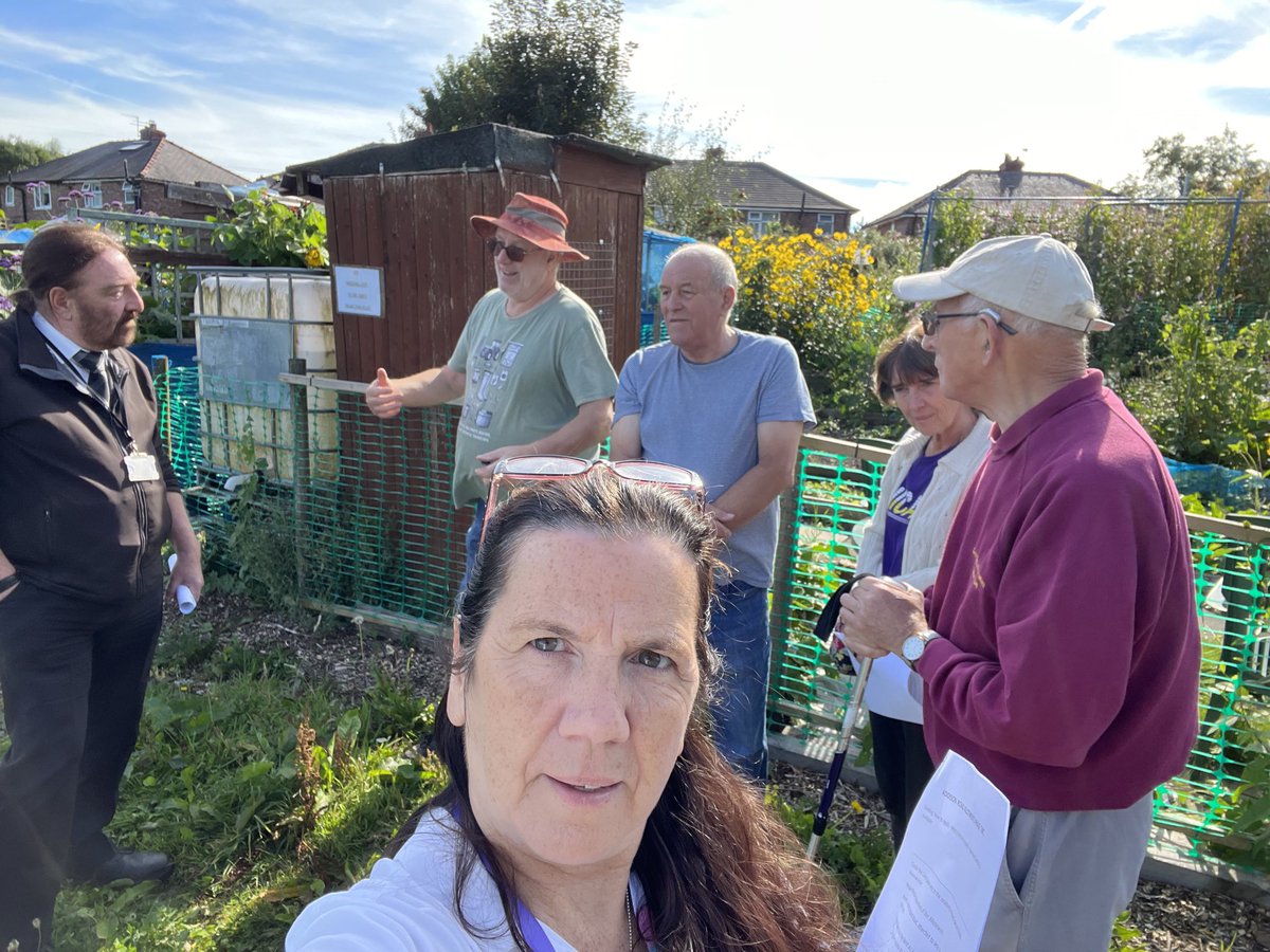 TJKelly18's tweet photo. Great morning to be out and about in Higher Irlam and Peel Green, delivering information regarding the new bus charges and a visit to Addison Road allotments. https://t.co/vEfqG7ADMk
