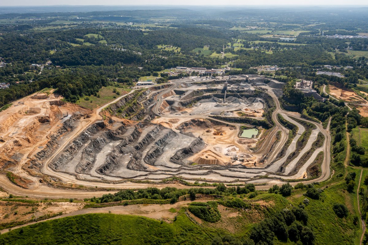 MartinStoneInc's tweet photo. Thanks to RJ from @superiorind  for some cool drone shots of @MartinStoneInc from last week.  
.
.
#martinstoneinc #superiorindustries #DronePhotography #bechtelsville #berkscounty #quarrylife #quarry #aggregates #PACArocks https://t.co/TKl8QiLYdq