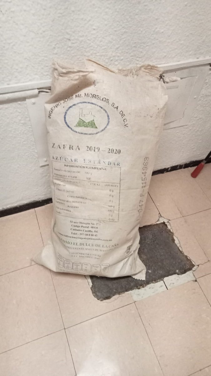 #AvisoMetro: Se normaliza el servicio en la Línea 2, después de retirar un objeto de vías (costal). Resguarda tus pertenencias y evita retrasos en el servicio. Al momento los trenes avanzan de manera continua.