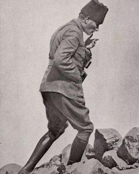 leventfarslan's tweet photo. 30 Ağustos Zafer Bayramımız kutlu olsun! Başta Ulu Önder Mustafa Kemal Atatürk olmak üzere silah arkadaşlarını ve tüm kahramanlarımızı saygı, sevgi ve minnetle anıyorum! https://t.co/1ZbZWHd11k