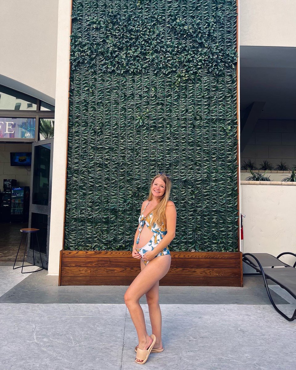 laceynfranco's tweet photo. Vegas ft the bump ❤️ https://t.co/60MsmCaUpd
