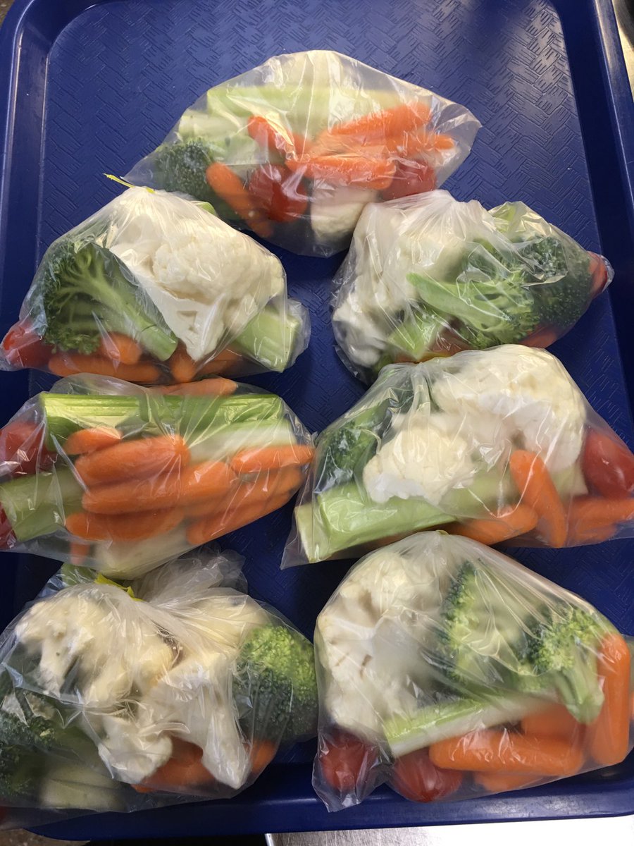 CafeCSD's tweet photo. Welcome back Colonial family!  Breakfast &amp; lunch are NO COST to any in building student!  Let Nutrition Services provide delicious, nutritious healthy meals for your kiddos! Click! https://t.co/8riFqjKM8Z our students have many choices everyday- there's something for everyone! https://t.co/fyFfYyn1RN