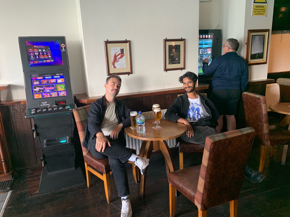 stalepics's tweet photo. Behold, our new press shots. On location in our natural habitat. Stale. 

02/09 RAT THEME TUNE
09/09 Hotel Sant Feliu https://t.co/ibDbxHT9Hp