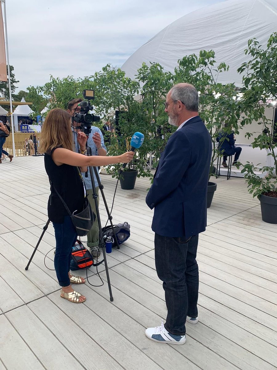 ESCALCONSULTING's tweet photo. 🇫🇷 @AlainMonteux, président de @tunstallvitaris, est également présent sur #LAREF22⚡️
💥 Il revient sur l'inflation et l'augmentation des salaires au micro de @FRANCE24🎙️
#ESCALConsulting #paris #entrepreneur #PReady #BuildYourInfluence #medef #network https://t.co/T65lLIgaWP