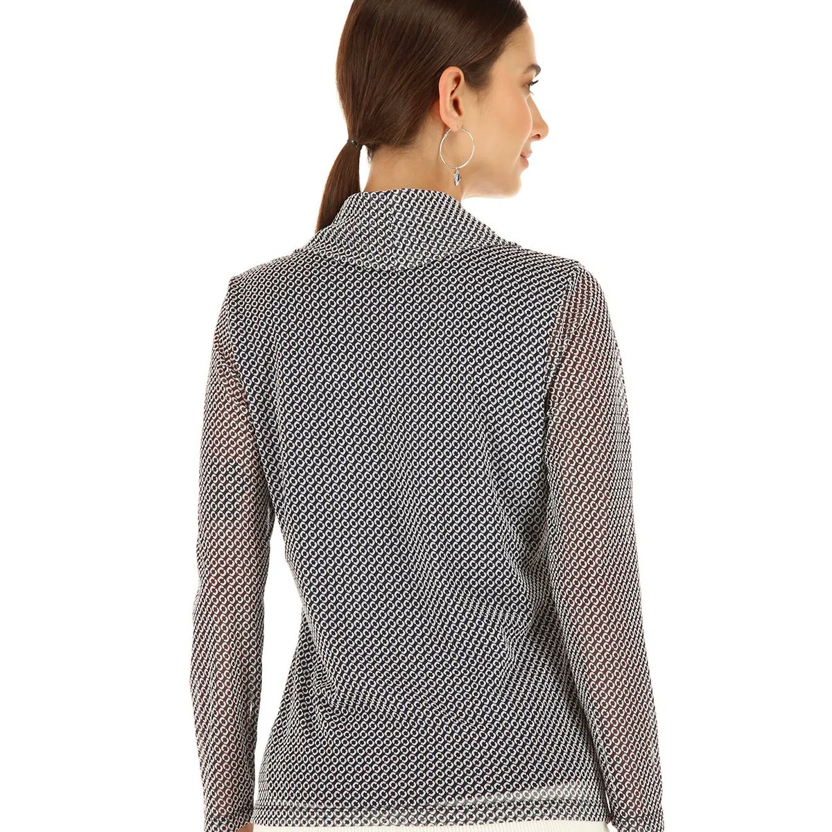 AlexisModa's tweet photo. Blusa con textura y transparencia, un item imperdible para esta temporada! #SoyAlexis #MujerAlexis #LookAlexis #avancesOtoño2022 #Blusas #DiseñoMexicano #Estilo #Moda #AlexisColletion https://t.co/SXcL7eg5ai