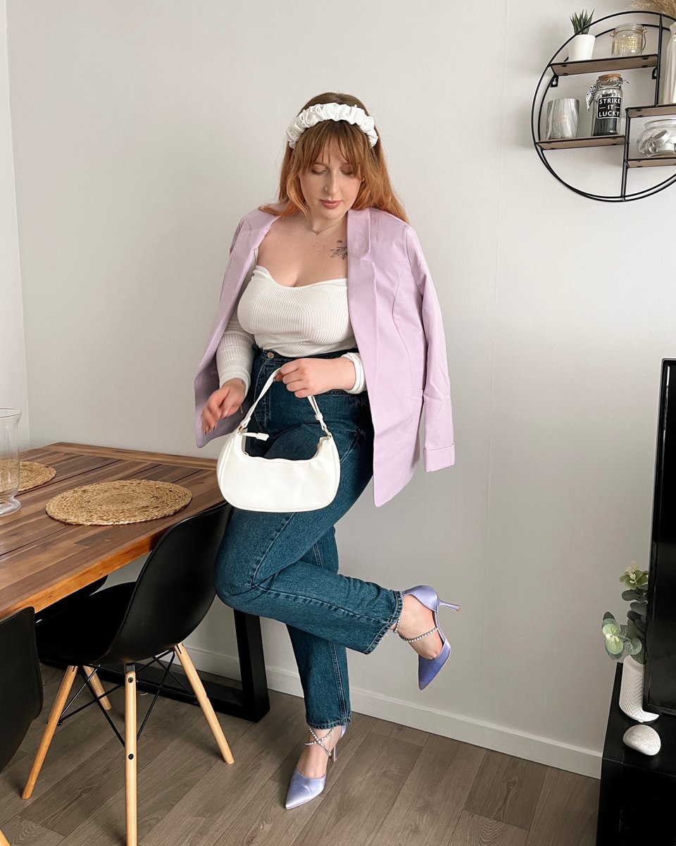 Dorothy_Perkins's tweet photo. The power blazer meets this season’s hottest colour 💜

https://t.co/zlxSnHKPIu 🛍 ✨

📸 emmyrosam

#DPLoves #dorothyperkins #influencerstyle #OOTD #lilacblazer #softtailoring #blazeroutfit #lilacheels https://t.co/ycc1KEdCcV