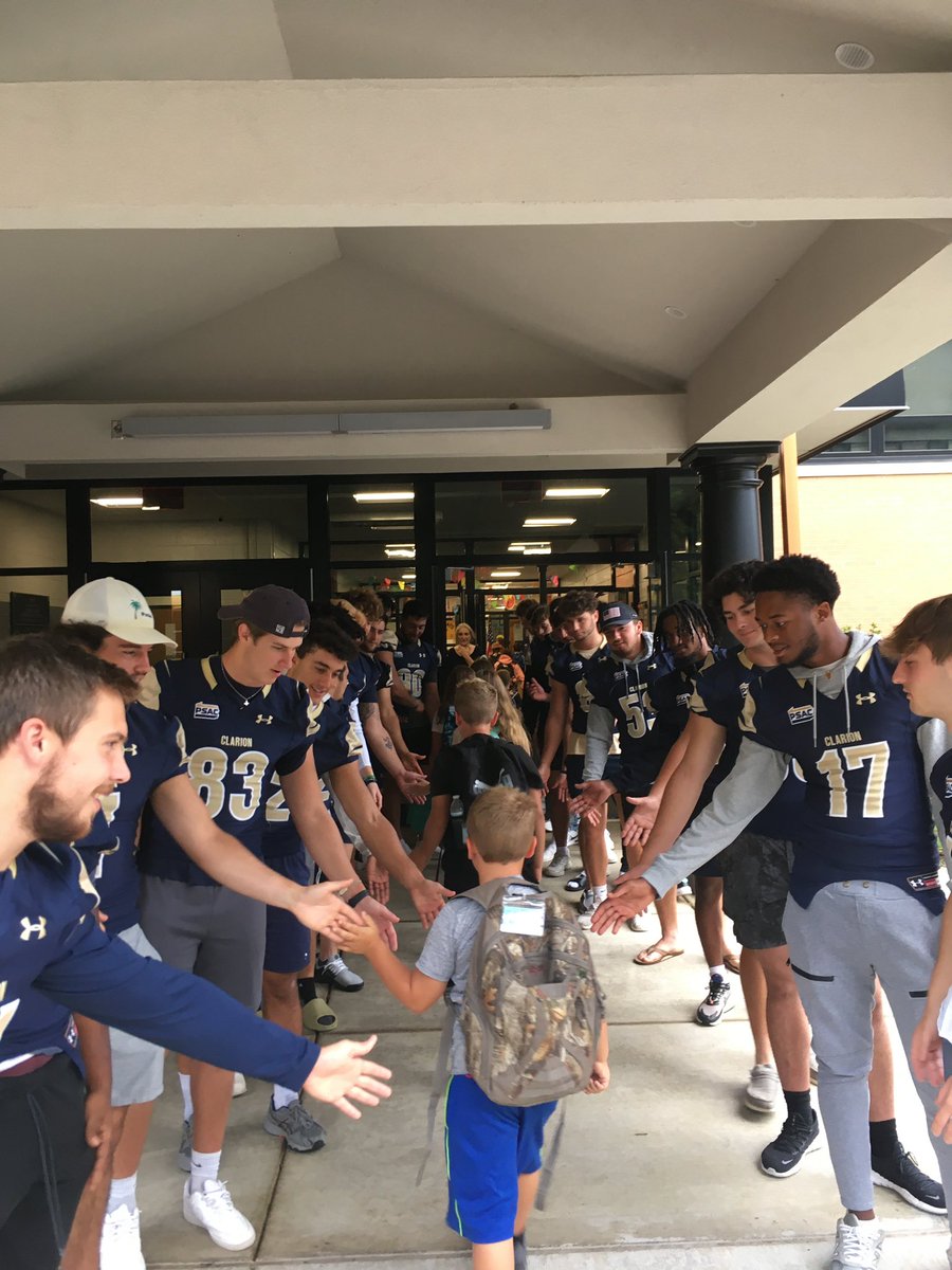 Back to School! 🍎📓

Thanks to Clarion Area Elementary for letting us help kickoff the school year! 

#WingsUp
