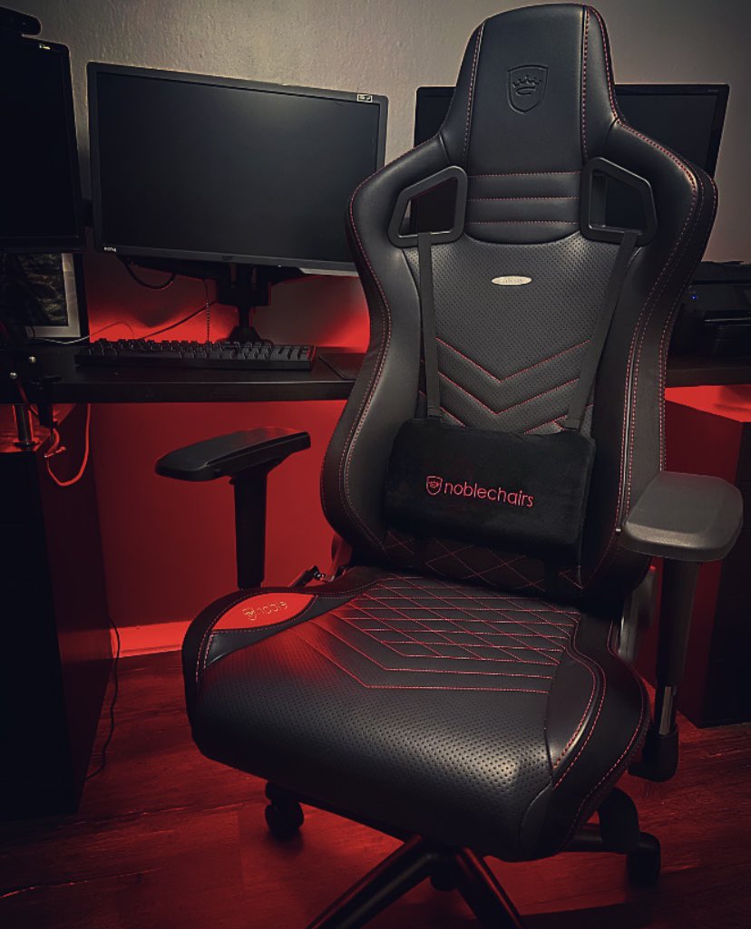 Niffonen's tweet photo. Fått äran att streama i den här fantastisk stolen 🤩 Tack så hemskt mycket @noblechairs och @Lemondogs https://t.co/rp6Qh0L6Ef