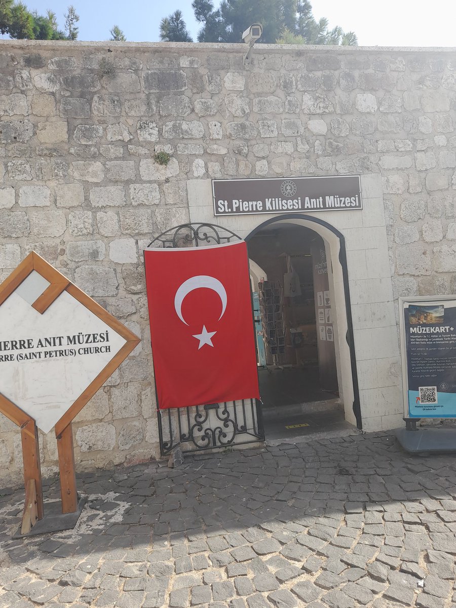 Buradasın ama giremiyorum çok saçma 😄