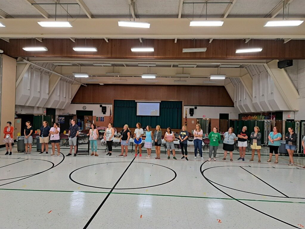 FrankKlauder's tweet photo. EES Staff #buildingcommunityrelationships Learning about each other to build our school community together! https://t.co/0gZjcoJJni