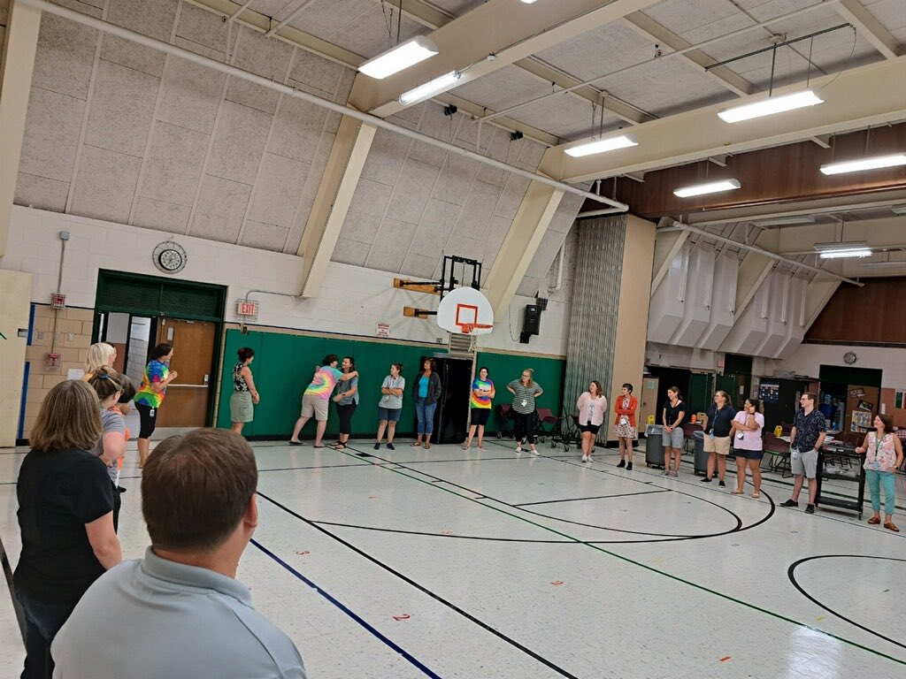 FrankKlauder's tweet photo. EES Staff #buildingcommunityrelationships Learning about each other to build our school community together! https://t.co/0gZjcoJJni