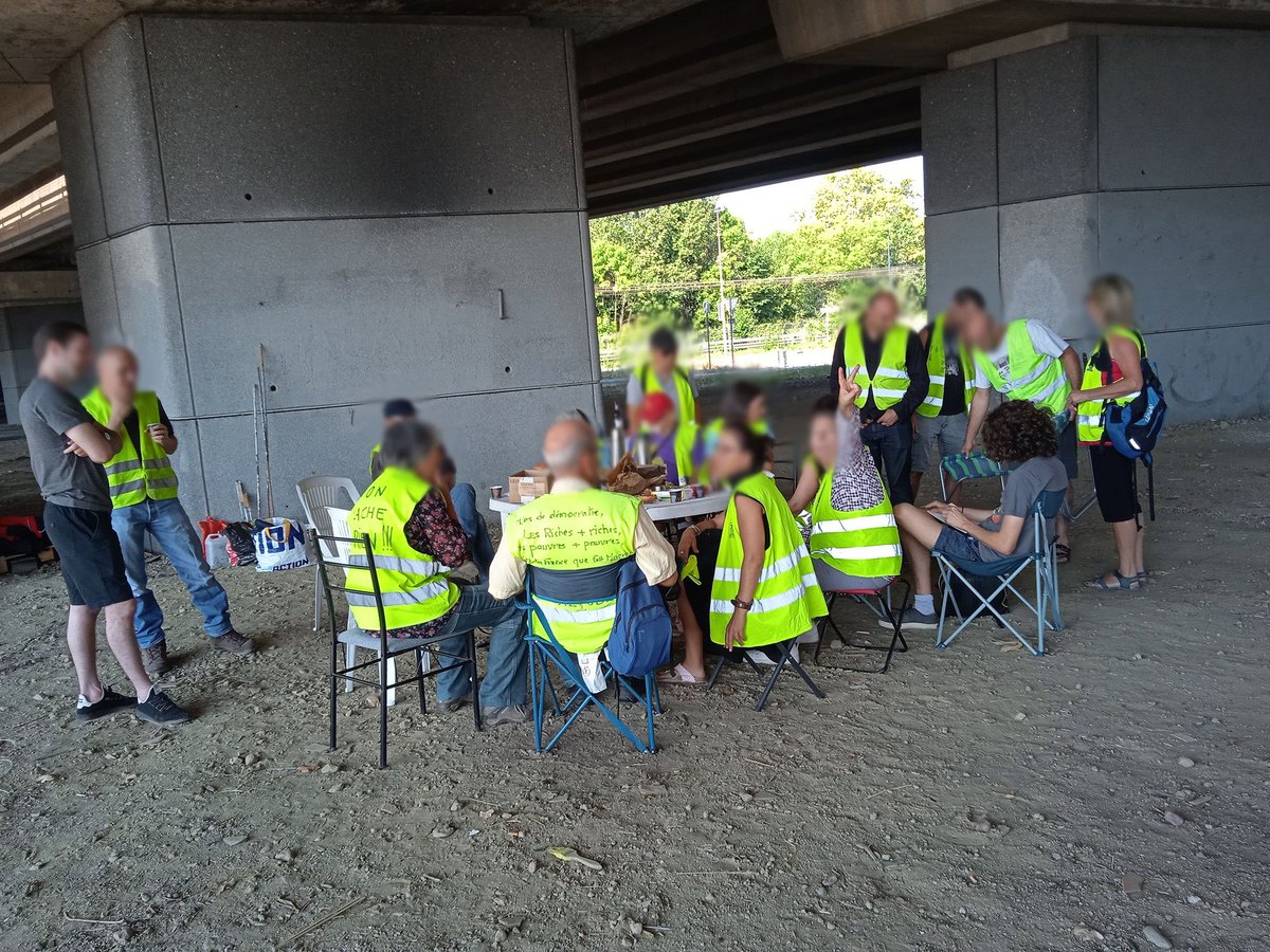 GJinterRdPtOcc's tweet photo. Assemblée de Toulouse Sesquières,27 Août 2022.
Prochaines actions visibilité sur les Rond-Points de notre choix le samedi 3 septembre.#GiletsJaunes
«L’abondance c’est fini !!!»dixit Macron
Prochaine action visibilité collective le 10 septembre contre toutes les augmentations qui https://t.co/i5F7AAxsQS