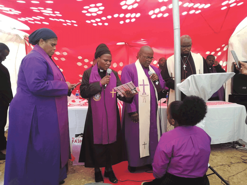 ethekwinitimes's tweet photo. Uphosele inselelo ababizelwe ekuholeni umsebenzi kaNkulunkulu besabancane ngokweminyaka

Full story here https://t.co/EQ9ugVvQit

#ethekwinitimes #tabloidnewspapers #communitynews https://t.co/OQis9LG21O
