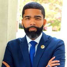 CornellWBrooks's tweet photo. A DESERT OF DISRESPECT

Jackson is 80% Black—w’ no water.The water system has been ignored by the state for yrs—since the last white mayor. Jackson got a drop in the bucket of $429 million in fed. funds MS received for water repairs.The White gov. won’t talk to the Black mayor. https://t.co/x5H3vYxF3p