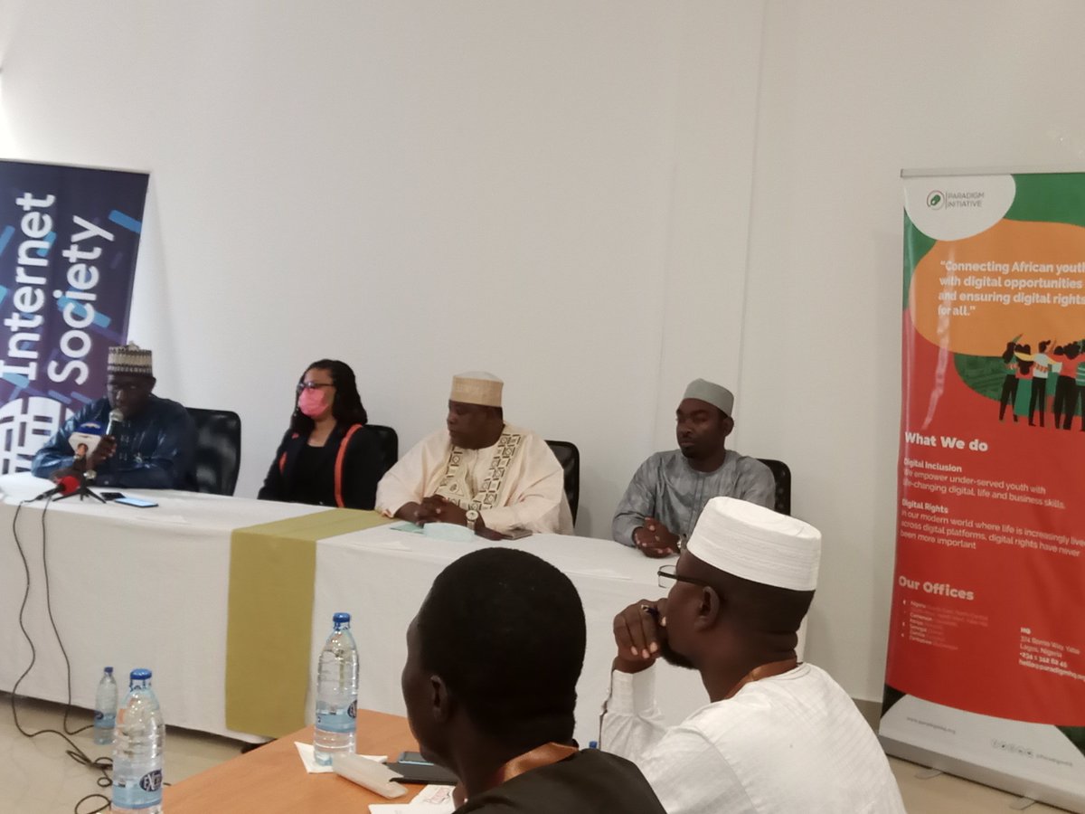 ParadigmHQ's tweet photo. En partenariat avec @IsocChad, PIN a débuté depuis ce 30 Août 2022 un atelier de plaidoyer pour le respect des droits numériques et des libertés sur Internet au Tchad. 

La formation vise à renforcer les capacités des décideurs politiques, des législateurs et des représentants... https://t.co/LneoJxMJEy