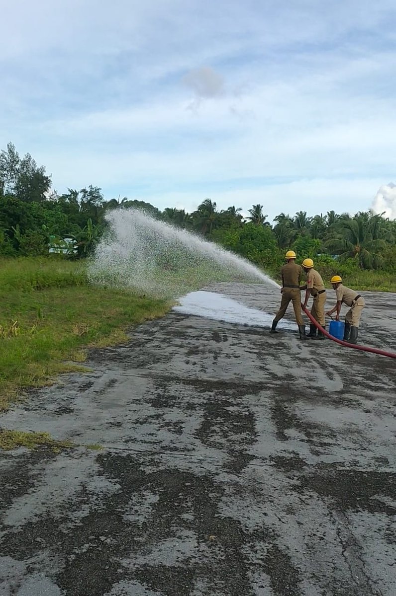 FireService_ANP's tweet photo. Knowledge is gained by learning &amp; practice...

To enhance the Firefighting capabilities for real time scenario,a tactical mock drill on "Helicopter Crash" was conducted by #FSShaheedDweep on 29/08/22.
@MediaRN_ANI @DGPANIslands 
 @Andaman_Admin https://t.co/laBEtoy7gU