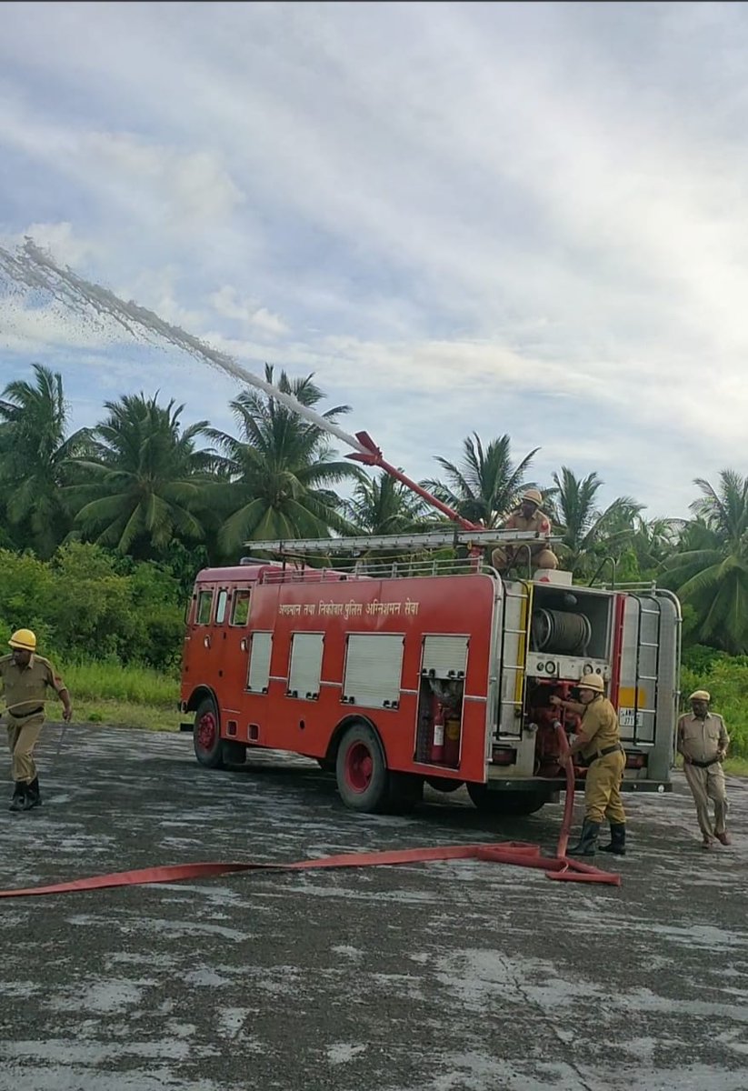 FireService_ANP's tweet photo. Knowledge is gained by learning &amp; practice...

To enhance the Firefighting capabilities for real time scenario,a tactical mock drill on "Helicopter Crash" was conducted by #FSShaheedDweep on 29/08/22.
@MediaRN_ANI @DGPANIslands 
 @Andaman_Admin https://t.co/laBEtoy7gU