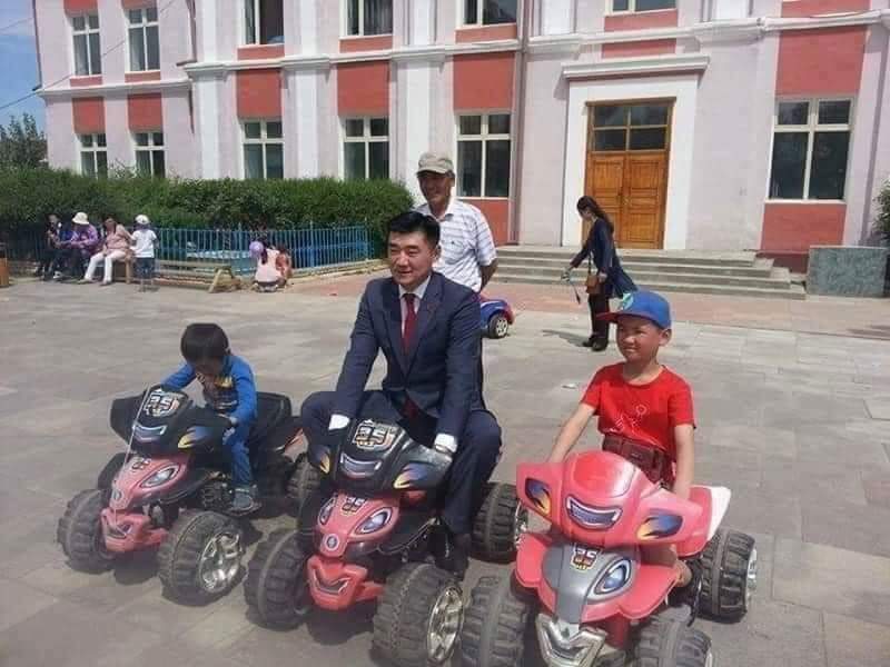 Зам тээврийн сайд болсон нутгийн гишүүнд баяр хүргэе.