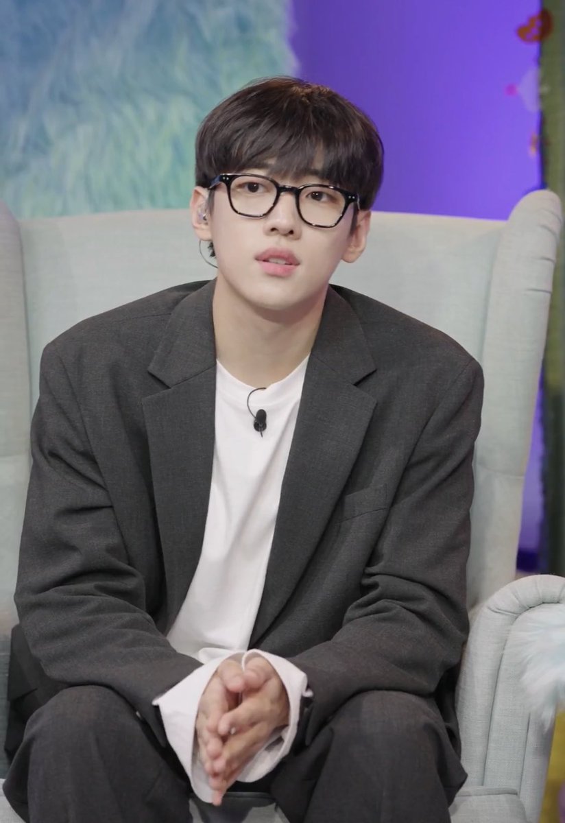 m11nky's tweet photo. 뵤…👓 https://t.co/6UAqsSgxJE