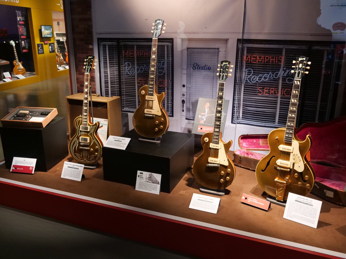 clermont2028's tweet photo. 🎶Le #MUPOP à @MontluconOff !
🎸Un musée unique en France, un musée qui s'écoute ! L'exposition "Les Paul : le son du #rock à 20 ans" est à découvrir jusqu'au 31/12/22 !
Merci à M. Jouhanin et C. Augendre pour leur accueil chaleureux ! @Allierdpt
➡️https://t.co/j9g2GzSihz https://t.co/CbBGvrhmMP