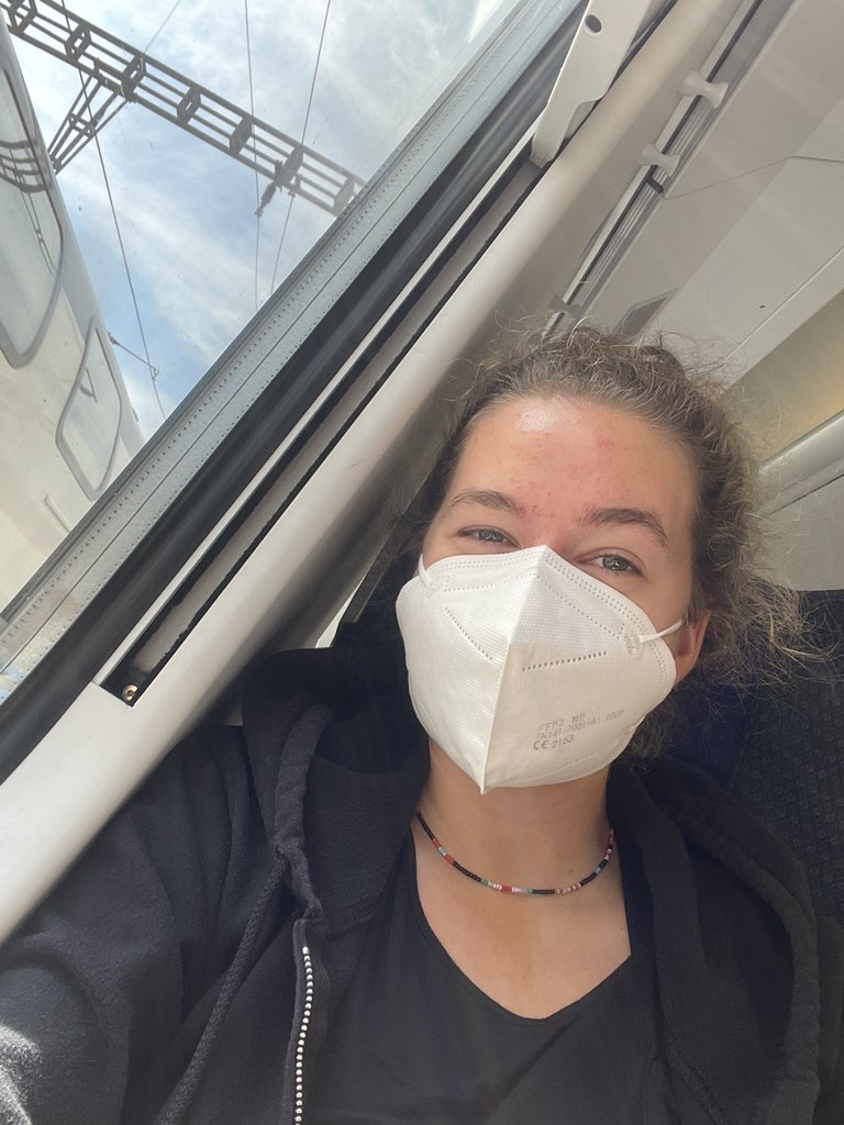 milenarrative's tweet photo. Ich gewann ein Interrail-Ticket der EU und reise nun klimafreundlich nach Portugal zum Surfen 🏄‍♀️

Statt einem 3-Stunden-Flug stehen mir 27 Stunden Fahrt in insgesamt 11 Zügen bevor.

In diesem Thread berichte ich live von meiner (hoffentlich!) Erfolgsfahrt 🚂

(1/x) https://t.co/D6OfosuNHL
