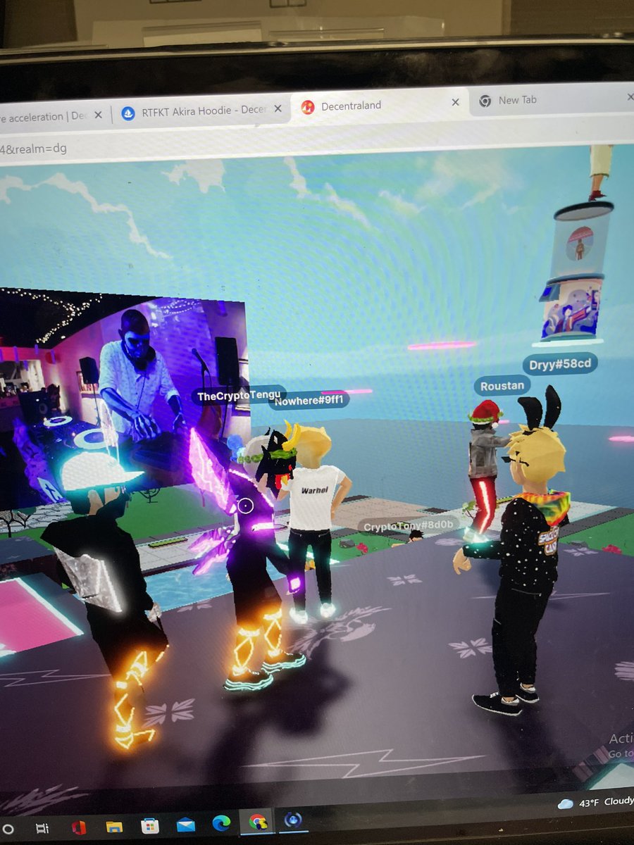 _MannyAlves's tweet photo. GM 😇
Woke up in my feels & went through some memories in my phone..
Nothing Was The Same.. 🚀
#Decentraland #Metaverse #MetaMemories https://t.co/Y5tIjwXes2