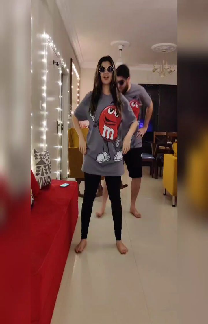 A dance video was posted by #SrhaAsgr with her husband #UmerLalaMurtaza after Pakistan’s defeat in Indo-Pak match Asia Cup 2022. She wrote her caption with reference to the loss ‘Haar Jeet to chalti rehti hai’.
Srha danced to Nathan Evans' version of the 'Wellerman' song ....