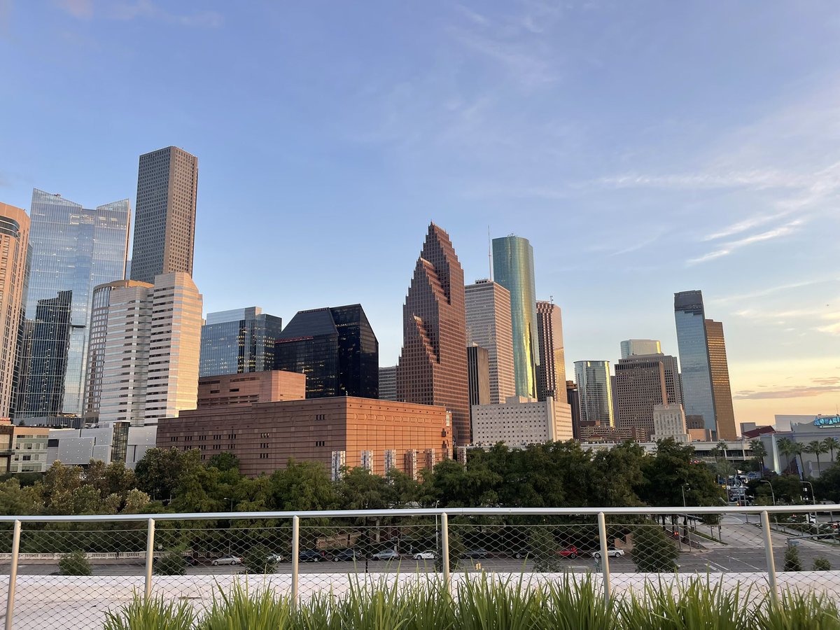 justanothablogg's tweet photo. Happy 186th Birthday Houston!!!🔥🔥 https://t.co/t5jfXh2wnA
