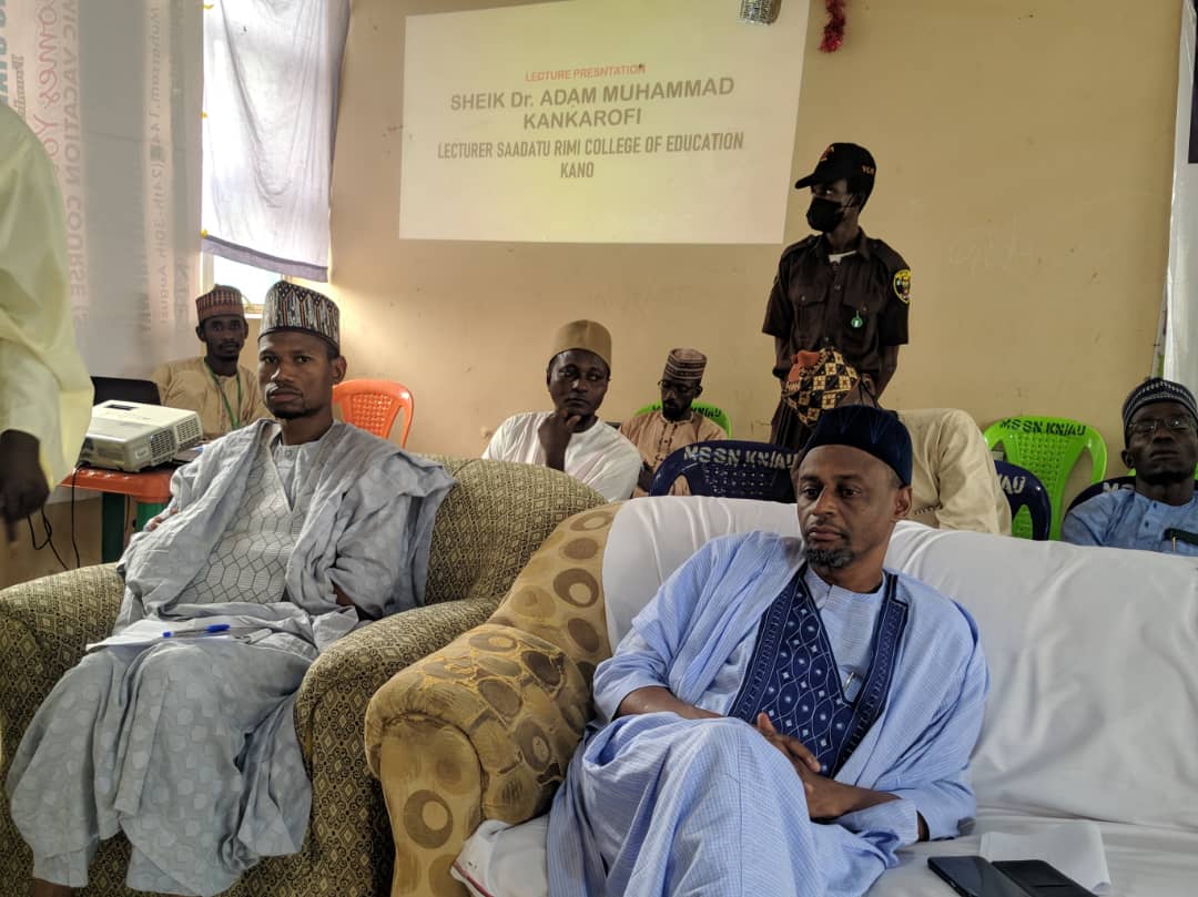 L-R Ameer Mssn knau Engr Muhammad Salis Kabir, Hon Mai fada bello kibiya a yayin taron rufe 26TH IVC a garin kibiya.