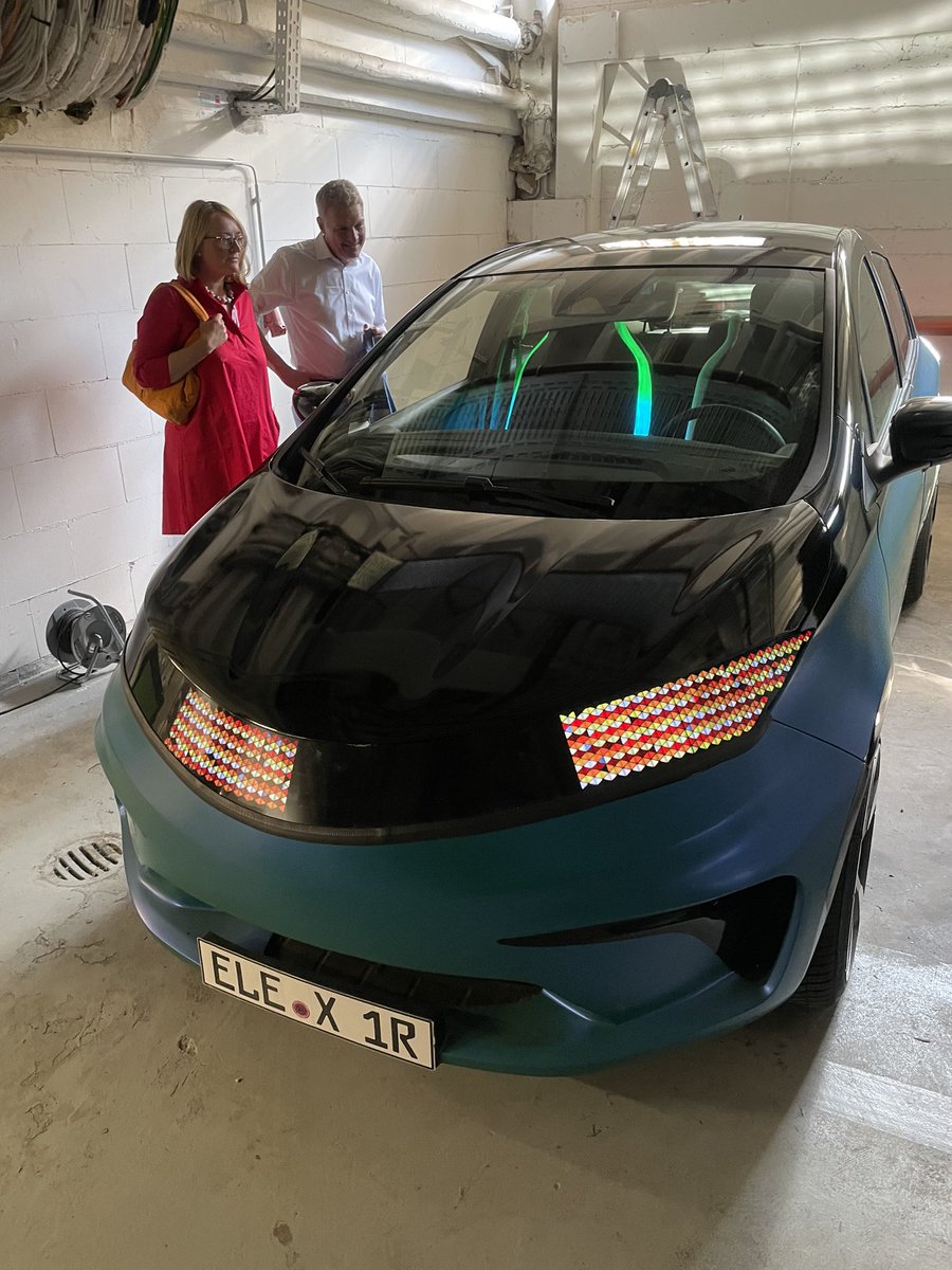 Stephan_Toscani's tweet photo. Elexir ist nicht weniger als ein Paradigmenwechel, bei dem Smartphone-Logik aufs Auto übertragen wird. Die Gründer gehen mit einem Silicon-Valley-Ansatz an die Sache heran. Für den Strukturwandel an der Saar kann diese Gründung von großer Bedeutung sein. https://t.co/aCed7N0UCy