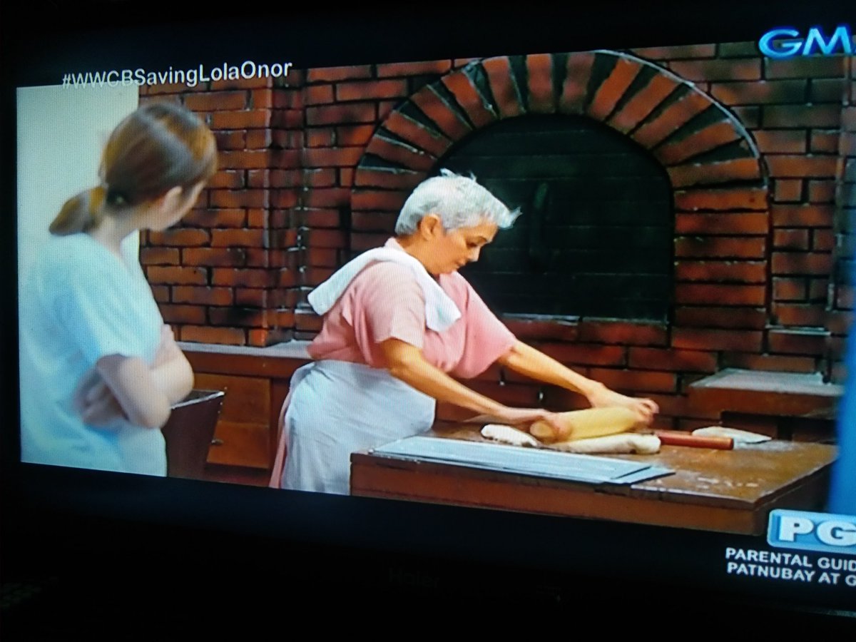 HagosRey's tweet photo. Lola onor gumagawa ng tinapay for todays video charizz..@YsaOrtega_ @YasserMarta @MiguelTanfelix_
@Sparkle_GMA @GMADrama
#WWCBSavingLolaOnor https://t.co/5J7MMaMilS