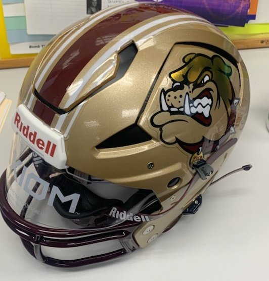 BKeckRiddellguy's tweet photo. New helmet look for @stowfootball. Back to the bulldog! @Ohio_HS_Helmets #axiom #protectperform https://t.co/GIA4e08IWb