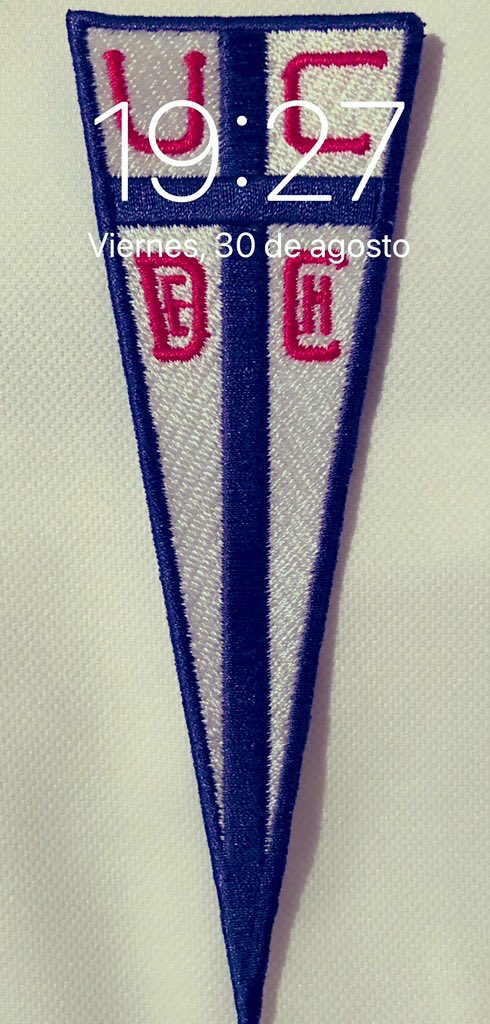 Fundación del Club Deportivo Universidad Católica.
El martes 30 Agosto de 1927 se cumple el sueño de Raúl Agüero De La Vega, quien dos años atras deseaba reunir a todas las ramas deportivas de la universidad en un solo ente, un club deportivo, el CDUC...