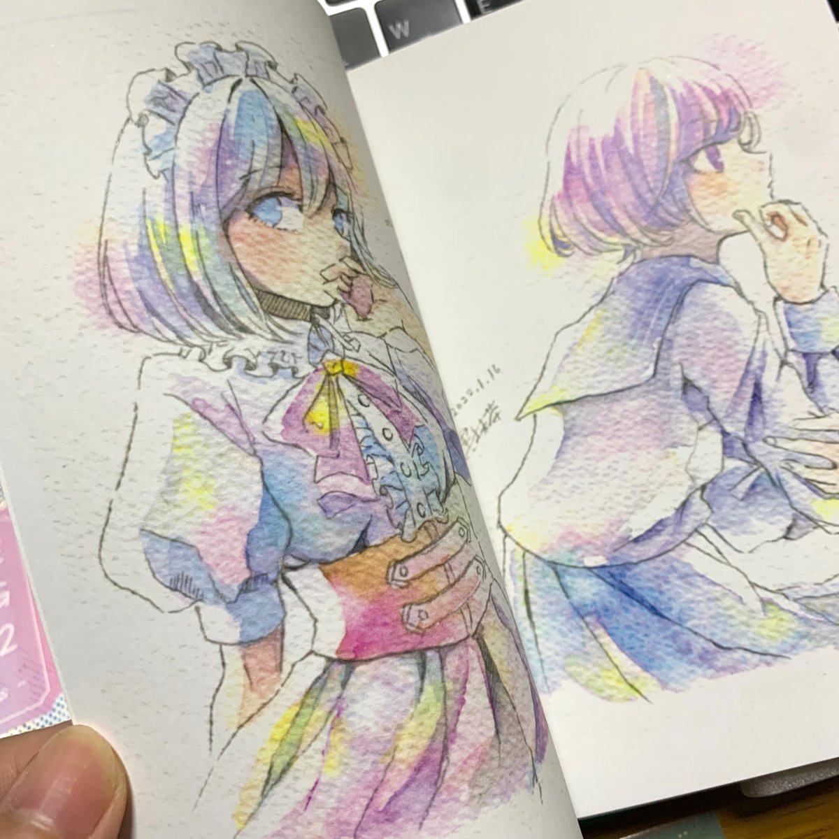 A6の小さい新刊が出ます!

今まで描いたドローイングを38枚厳選して収録しました✨

小さいけどボリュームのある本です! 