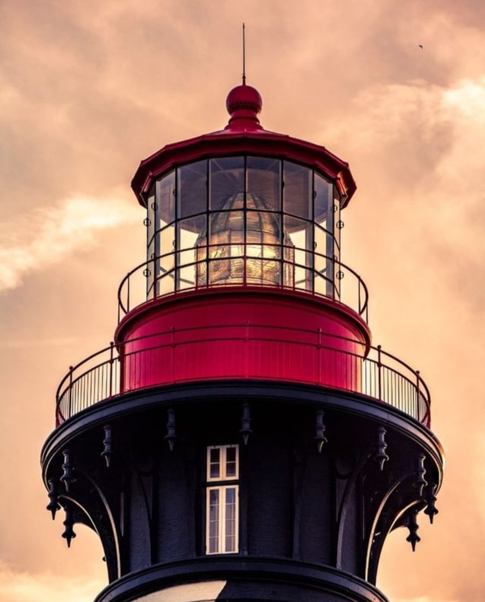 firstlighthouse's tweet photo. Visit the Museum today and climb 219 steps to the top of the stunning St. Augustine Lighthouse tower!
📸: Bryan Lee Williams
#TowerTuesday #LoveYourLighthouse #StAugustineLighthouse #StaLighthouse #Lighthouse #Lighthouses #NationsOldestPort #StAugustine #KeepTheLightShining https://t.co/9yJsf9Gs44