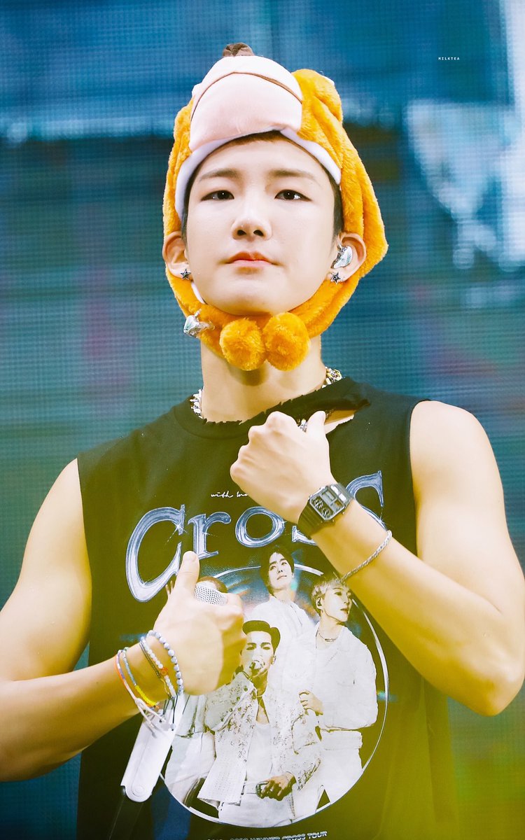 hellobbjini's tweet image. 19년 신촌팬싸때 급하게 만들어 간거여서 초라한데 아직도 잘 가지고 있네😊