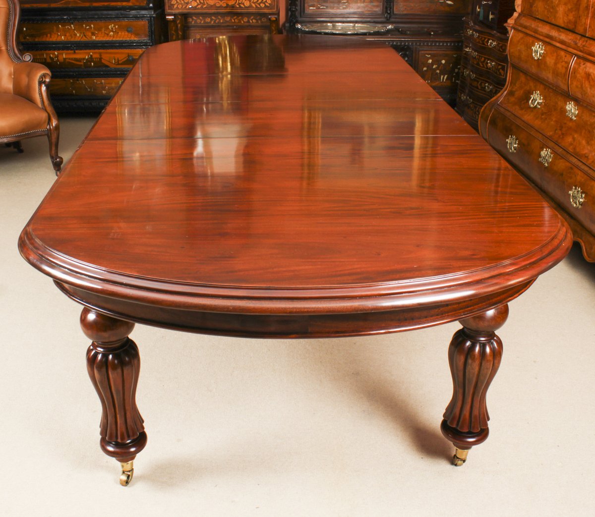 Regent_Antiques's tweet photo. A stunning #vintage Victorian Revival flame #mahogany extending dining #table, dating from circa 1950.
https://t.co/b6R8IupYdf
#vintagefurniture #vintagetable #tables #diningtable #mahoganyfurniture #extendingtable #homefurniture #furniture https://t.co/uW8YMyF26d