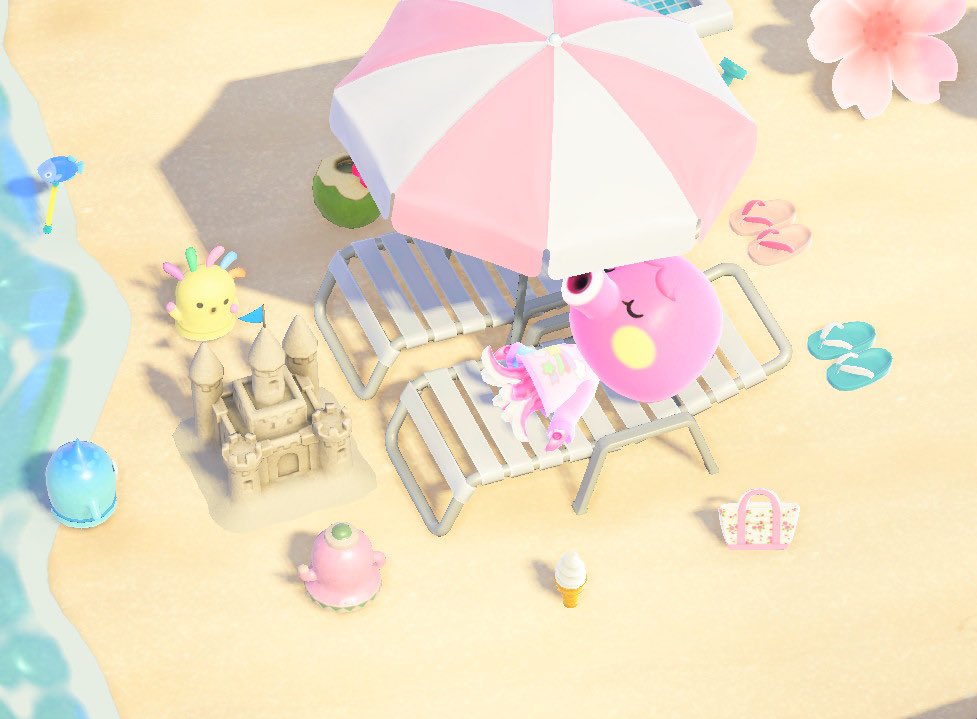 Mommy marina trying to shut a eye while the kiddos build a sand castle💕🏝🌸🌊