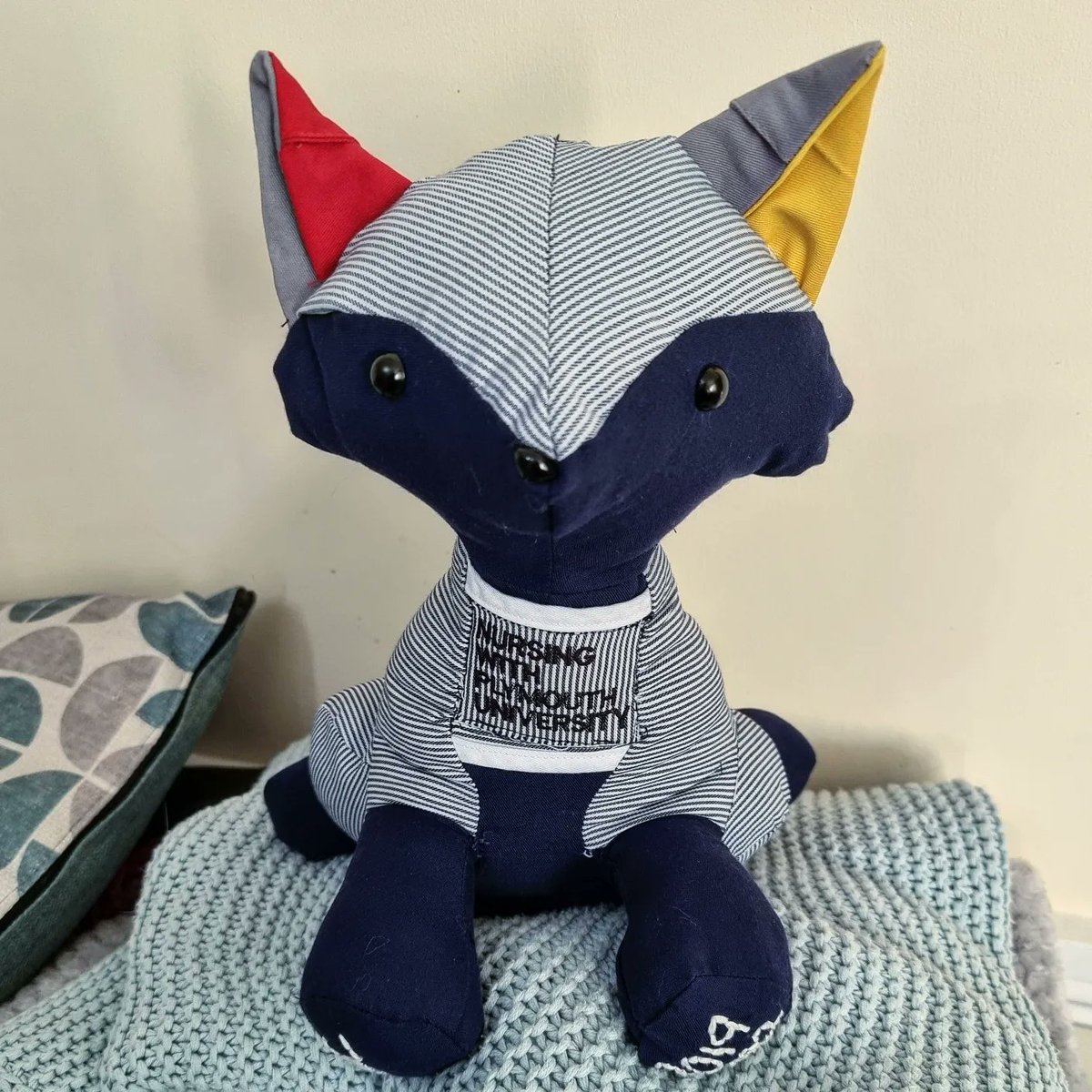 Jem_PUNC19's tweet photo. Can't afford well anything right lol, so I made my own student nurse memory fox complete with hand embroidered personalisation 😁
#punc19 @PUNC14 #nqn #memorybear #memoryfox @CYPStNN @WeCYPnurses @WeStudentNurse https://t.co/UET5i8pdmc