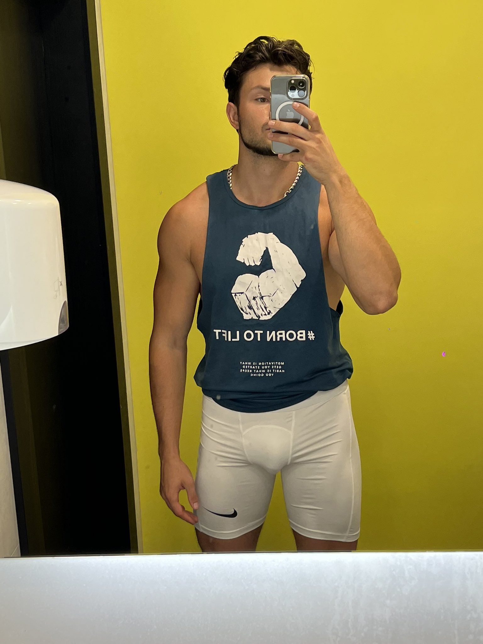 bulge tuesday #gay #dick #bulge #LGBTQ #gym https://t.co/8wzumxH003