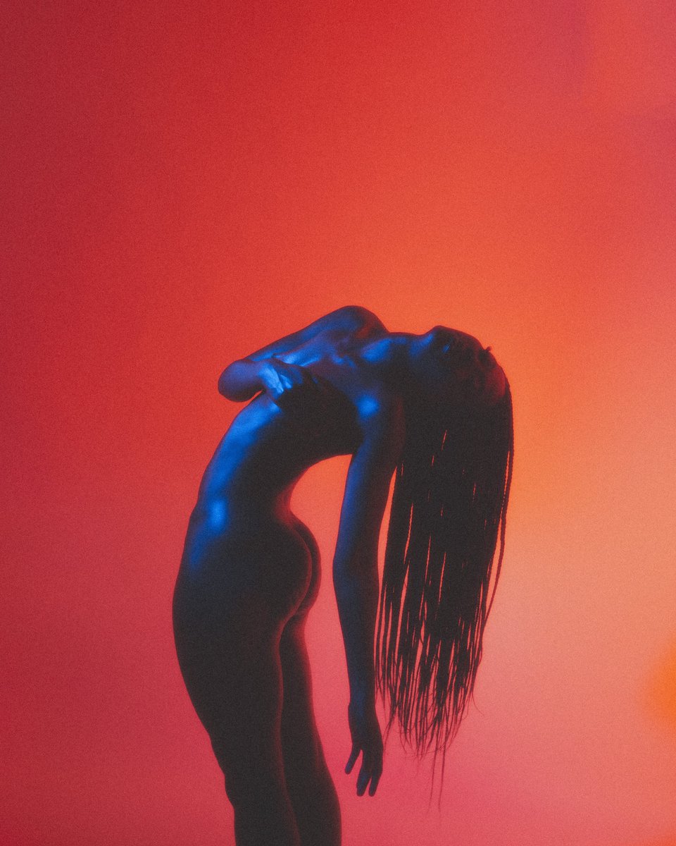 moodydarkroom's tweet photo. Light studies I did in a garage https://t.co/RVH1WCa964