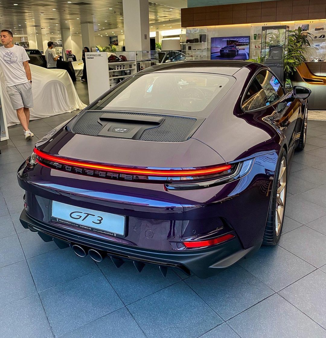 PorscheCIub's tweet photo. Paint-to-Sample Viola Metallic 992 GT3 Touring https://t.co/RSNNOnfE87