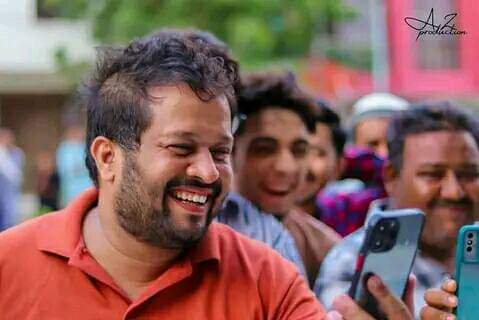 AbdulHaque033's tweet photo. وہ بندہ خود میں قلندر تھا!
سندھ اور بلوچستان میں سیلاب زدگان کیلئے اگر مشکلوں میں راستہ اور بےبسی میں عزم اور امید سحر تھا تو ظفر عباس تھا ۔
جہاں حکومت صرف جائزے اور بیانات دی رہی تھی تو سندھ دھرتی کا ہونہار اور بڑے دل کا بیٹا میدان عمل میں تھا۔ 
#jdcfoundation #zafarabbas https://t.co/tGVFbT8OE2