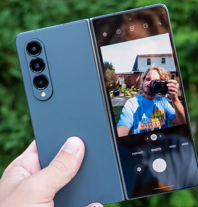 BestForAndroid_'s tweet image. Our review score for the Galaxy Z Fold 4 is: 4.5 out of 5 stars!⭐Although Samsung didn't change much this year, it refined a lot of the aspects of the Fold line that we've complained about.
#samsung #samsunggalaxy #samsunggalaxyz #samsunggalaxyzfold #samsunggalaxyzfold4 #galaxy