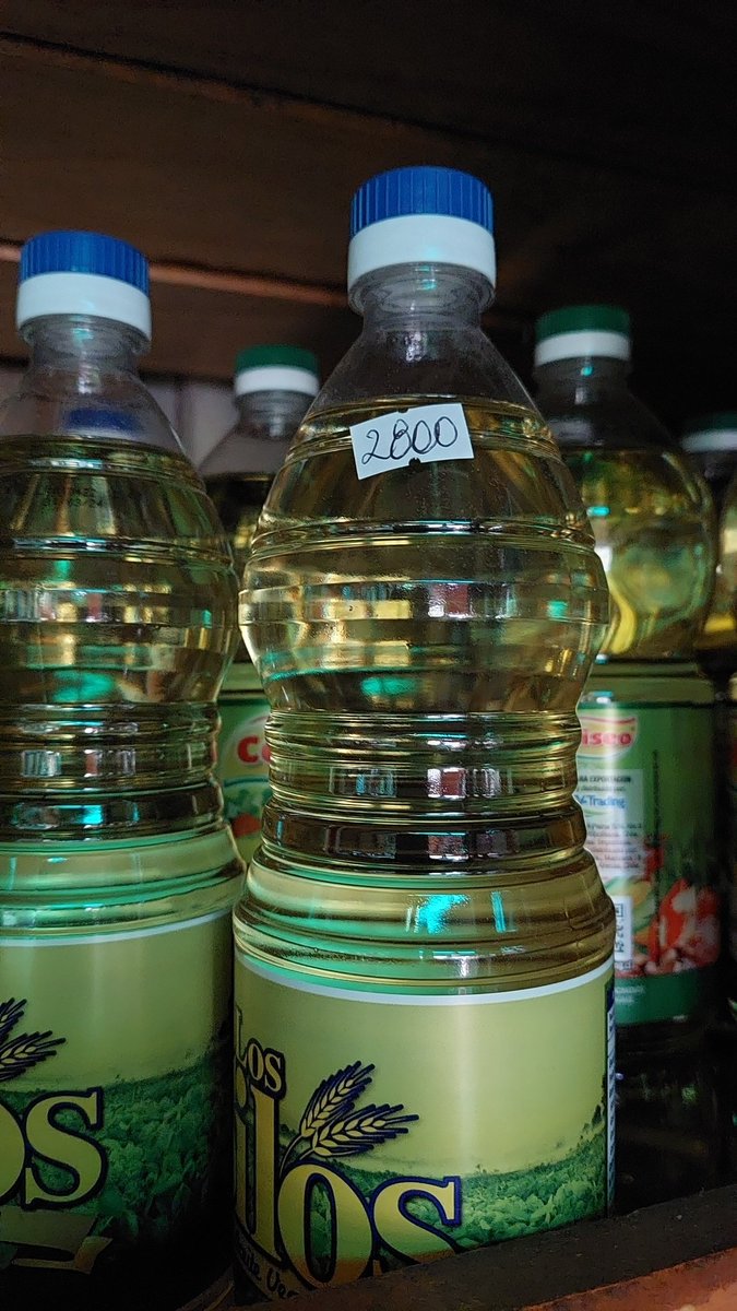 marytta1's tweet photo. Potencien los negocios de barrio, he podido constatar que tienen mejores precios @MuchoGustoMEGA 
Aceite $3.400 en supermercado $2.800, el mismo en negocio de barrio.
Saludos desde Panguipulli. https://t.co/KfI5YJsNGI