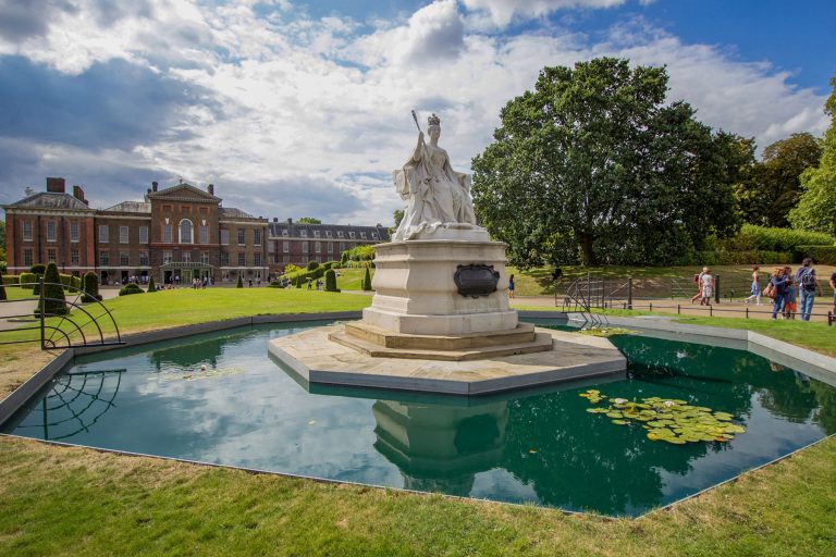 holidayactivty's tweet photo. What's on London! Check out this activity!

It is all about visiting London.

Join DavidStubbs on this exhilarating activity to do exciting things in London.

https://t.co/I3LTJPx6Ro https://t.co/c0qNE5BhBx