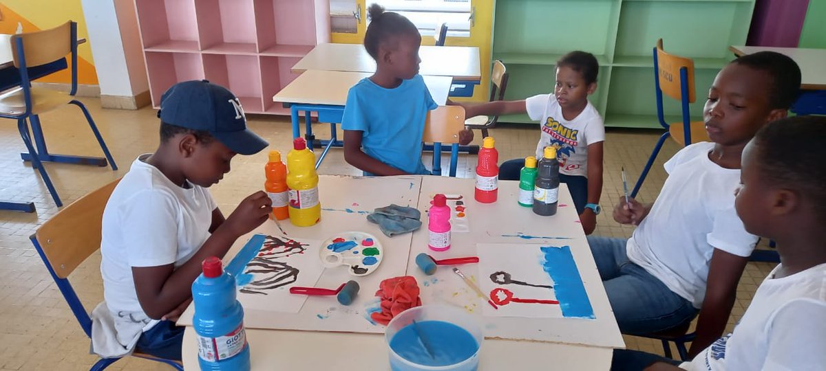 Christo08955379's tweet photo. Les élèves de l'#école ouverte de Daniel #Pidéry du #REP+ #Dillon 2 mettent en valeur leur visite de la #mangrove de #Génipa par des productions écrites et visuelles @acmartinique @CircoFdF1 @fdfville @EPrioritaire972 https://t.co/qOKLxrwFI8